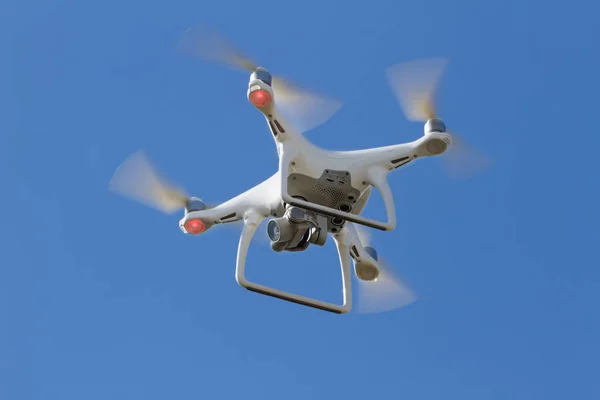 Çekim, gökyüzü uçan uçak.