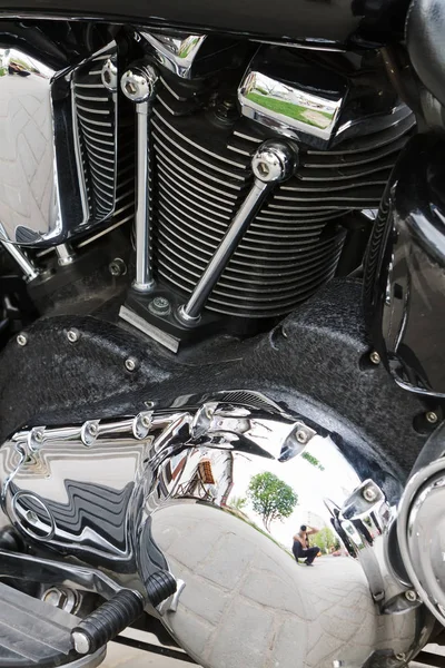 Motor de motocicleta potente cromado — Fotografia de Stock