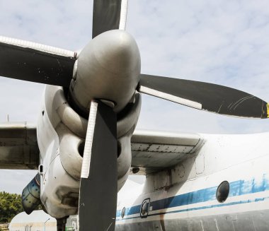 Vida veya uçak bıçaklar