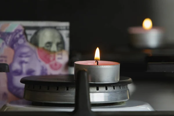 Ateşli ve para birimli gaz yakıcı.