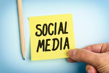 Sarı kağıt Not kelime sosyal medya ile