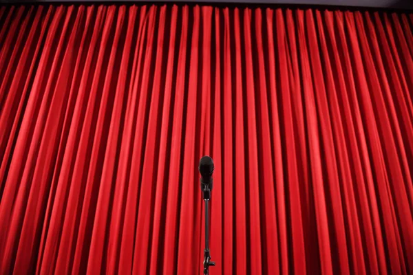 Microphone Front Red Curtain — Stock Photo, Image