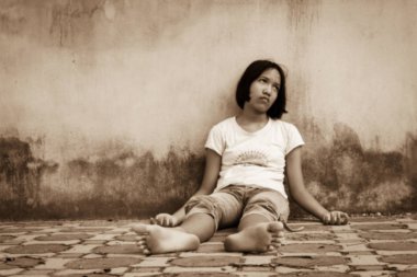 Bulanık kavramı gençlik problemleri, depresif duygu gençler, kız vi