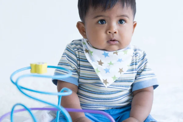 Fechar o rosto pequeno bebê — Fotografia de Stock