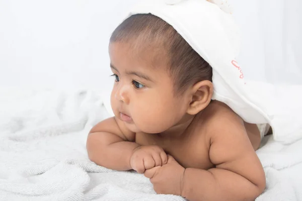 Lindo poco asiático bebé — Foto de Stock