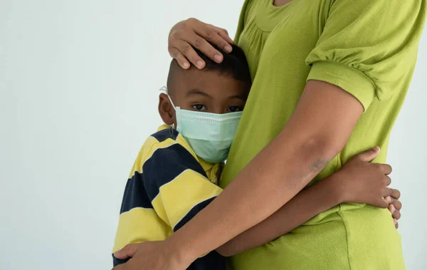 Luftföroreningar Och Hälsa Koncept Asiatisk Liten Pojke Bär Medicinsk Ansiktsmask — Stockfoto