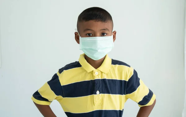 Koncepcja Zanieczyszczenia Powietrza Zdrowia Azjatycki Chłopiec Noszący Medyczną Maskę Twarz — Zdjęcie stockowe