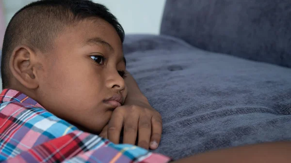 Niño Pequeño Infeliz Triste —  Fotos de Stock