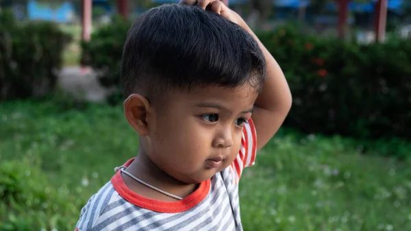 Милый Маленький Азиатский Мальчик — стоковое фото
