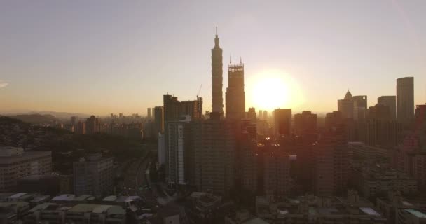 Panorámás, Taipei város napkeltekor — Stock videók