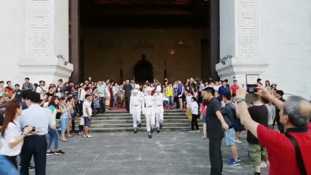 Taipei Taiwan Oktober 2016 Garde Präsentiert Waffen Der Chiang Kai — Stockvideo