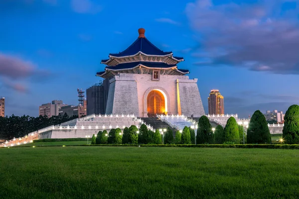 Famoso Chiang Kai-Shek Memorial Hall. Plaza de la Libertad, Taipei, Taiwán — Foto de Stock