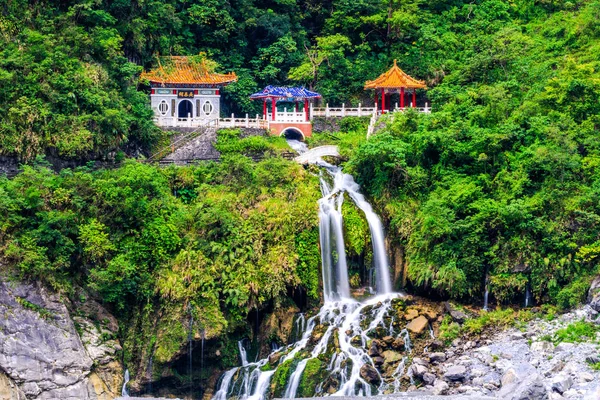 Changchun tapınak Taroko Milli Parkı'nda Hualien, Tayvan