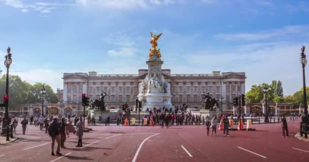 Décalage Temporel Palais Buckingham Avec Statue Victoire Jour Ensoleillé Londres — Video