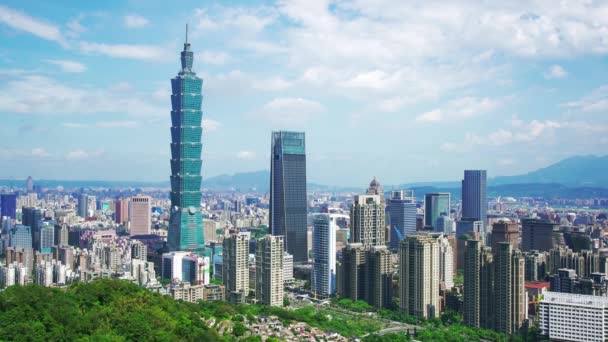 Taipei finanzdistrikt bei sonnigem tag mit taipei city, — Stockvideo