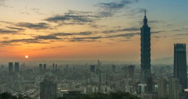 8 k timelapse Seoul şehir cityscape ve Namsan Seul Kulesi günden itibaren gece için. Seoul, Güney Kore