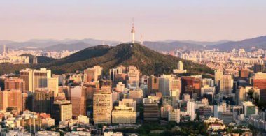 8 k timelapse Seoul şehir cityscape ve Namsan Seul Kulesi günden itibaren gece için. Seoul, Güney Kore