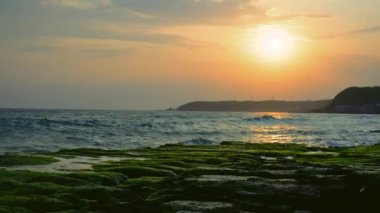 Lao Mei yeşil Resifi'nde hava atış güneşli bir günde, Tayvan, yeni Taipe