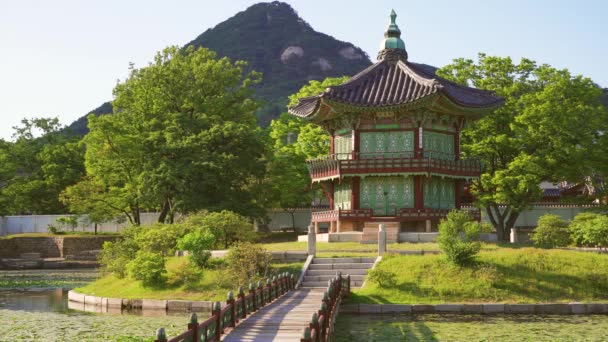 Vacker Solnedgång Utsikt Över Hyangwonjeong Pavilion Gyeongbokgung Palace Seoul Sydkorea — Stockvideo
