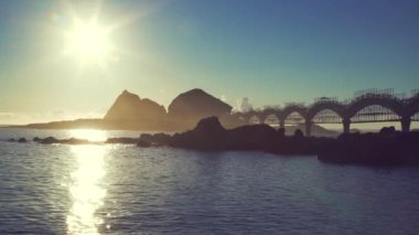 Güzel gündoğumu şafak Taitung Sansiantai kemer, Tayvan