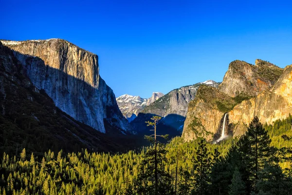 Yosemite Valley Mountains Waterfalls — Stock Photo, Image