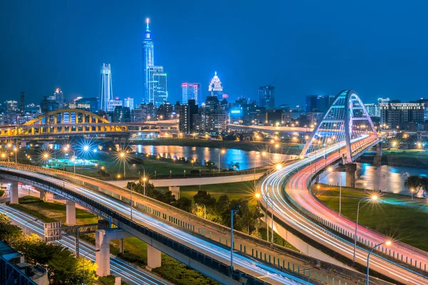 Pont Taipei Occupé Après Les Heures Travail Avec Taipei 101 — Photo