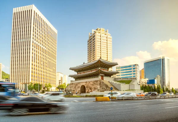 Frente Pagoda 600 Años Namdaemun Sungnyemun City Gate Centro Seúl Imágenes de stock libres de derechos