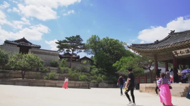 Nsanlar Joseon Hanedanlığı Nın Sarayı Gyeongbokgung Sarayı Ziyaret Ediyor Güney — Stok video