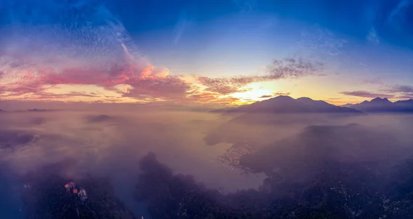 Схід Сонця Над Хмарами — стокове фото