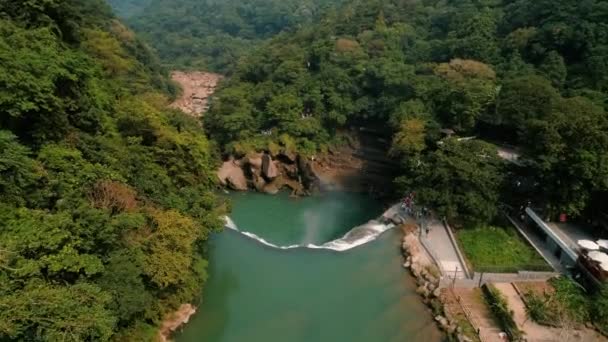 Водопад Шифэн Тайбэе Тайвань — стоковое видео