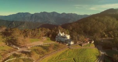 Tayvan 'daki Cingjing Dağı' nın havadan görünüşü