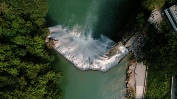 Повітряний Постріл Водоспаду Шифен Веселкою Сонячний День Районі Пінксі Нью — стокове відео