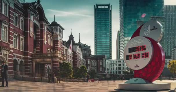 Timelapse Van Tokyo Station Met Olympische Spelen Stop Horloge Aan — Stockvideo