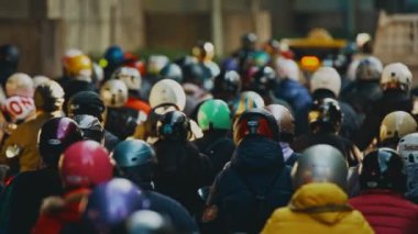 Taipei 'de sabah yoğun motosiklet trafiği