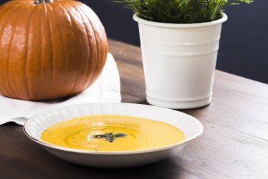 kremalı balkabağı çorbası