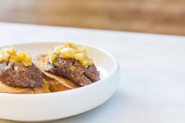 Biftek Tartar wirh tost