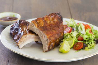 Barcecue soslu Domuz kaburga