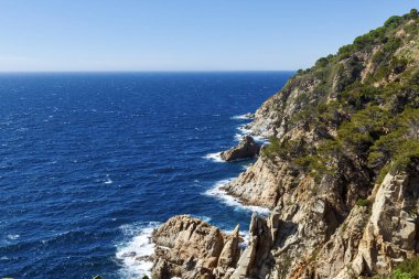 Costa Brava uçurumlarda