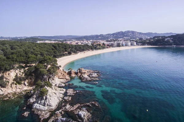 Vista de la playa Fenals en Lloret de Mar, Costa Brava, Cataloni — Foto de Stock