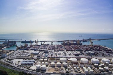 Zona Franca - Port, endüstriyel Barc bağlantı noktası üzerinden havadan görünümü