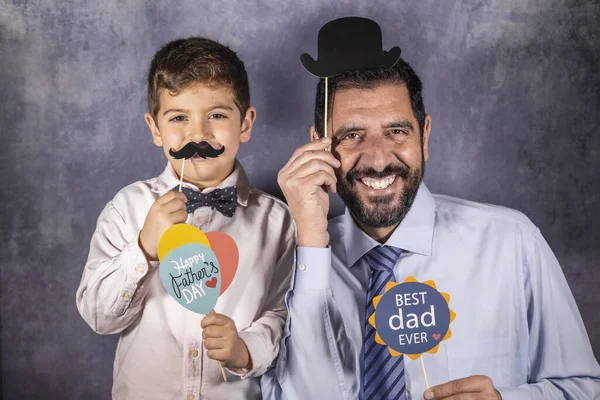 Padre Hijo Celebrando Día Los Padres Casa — Foto de Stock