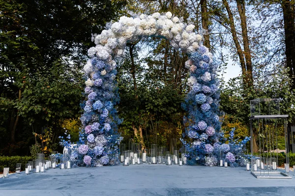 Hermosa Zona Ceremonia Decorada Por Hortensias —  Fotos de Stock