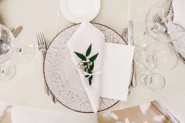 Gyönyörű Virág Dekoráció Esküvői Helyszín Ceremónia Részletek Menü Koncentrálj Virágra — Stock Fotó
