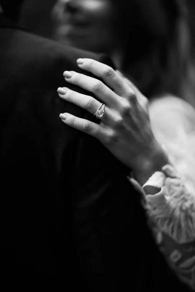 Couple Vous Pouvez Voir Les Mains Toucher Sensuellement — Photo