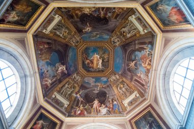 Vatikan Şehri, 17 Mayıs 2017: İç tavan Vatikan Müzesi, onlar görüntüler bazı en ünlü klasik heykeller ve Rönesans sanatının en önemli şaheser eserleri dünyanın neresinde.