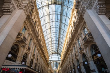 Milan, İtalya - 21 Mayıs 2017: iç, Galleria Vittorio Emanuele II, dünyanın en eski alışveriş merkezlerinden biri. Milan, İtalya'da bulunan.