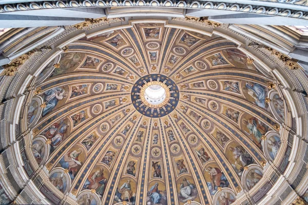 Vaticano Mayo 2017 Interior Basílica San Pedro Una Iglesia Renacentista —  Fotos de Stock