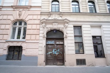 Vienna, Avusturya - 15 Nisan 2017: eski Viyana kenti, ülkenin Doğu Tuna Nehri üzerinde yatıyor Austrias sermaye Binası.