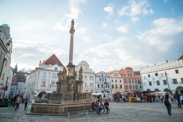 Cesky Krumlov Tsjechië April 2017 Mensen Wandelen Winkelen Rond Pasen — Stockfoto