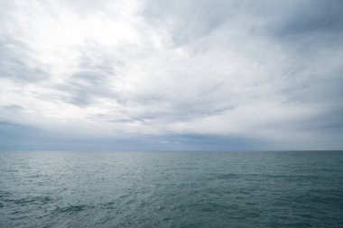 mavi deniz ve gökyüzü